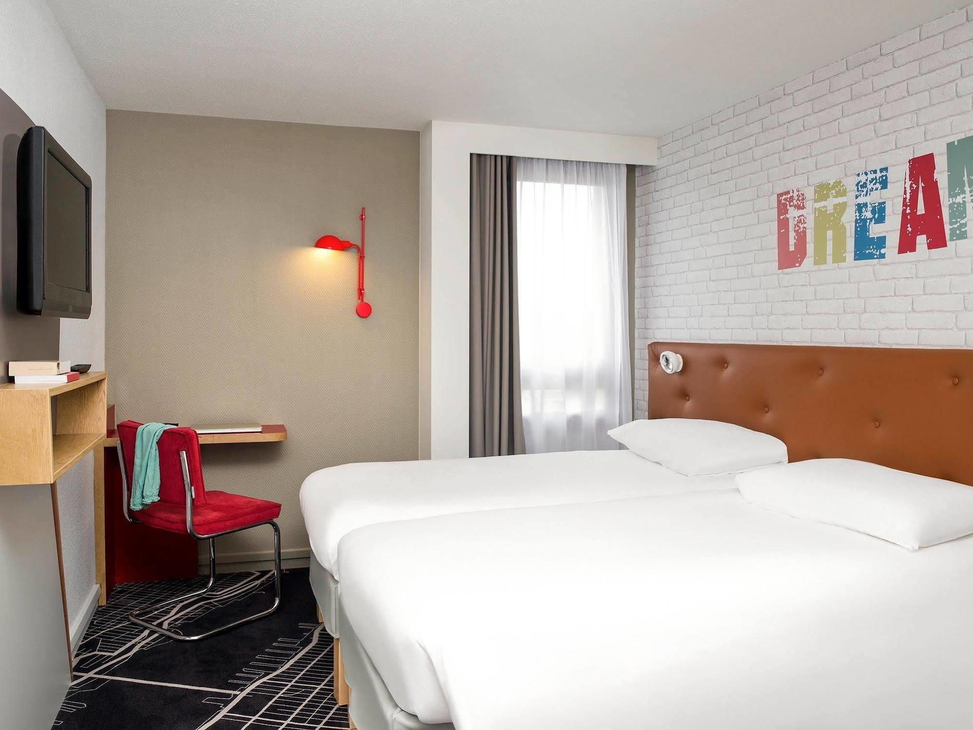 Ibis Styles Chartres Metropole Hotel 3*