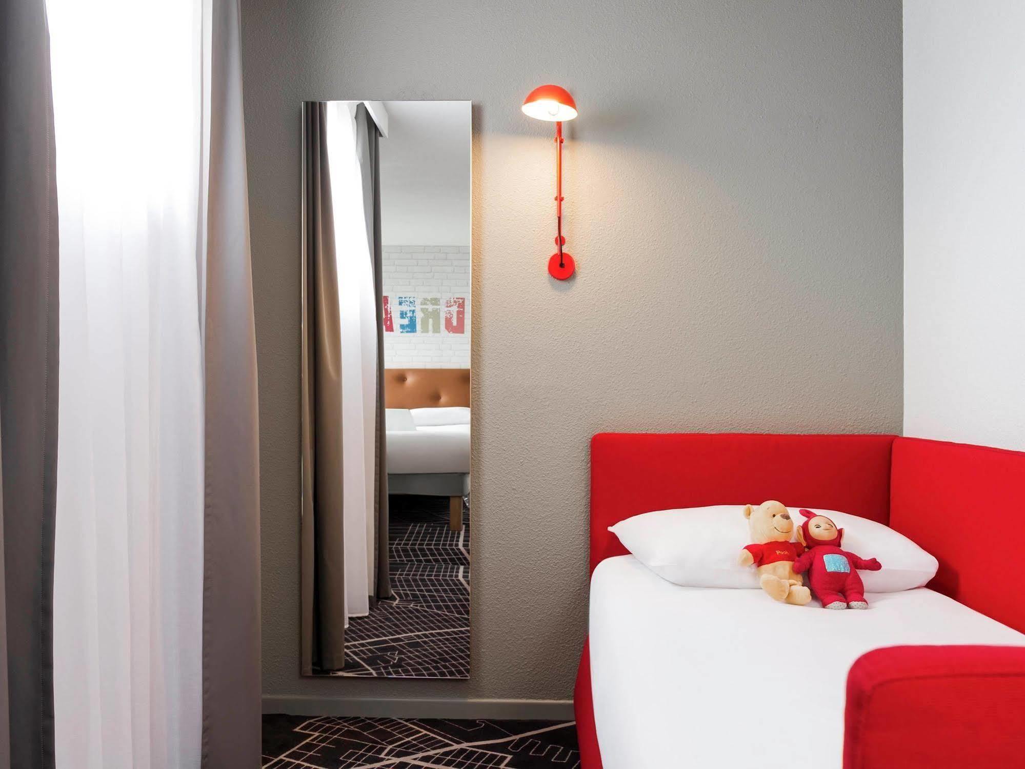 Ibis Styles Chartres Metropole Hotel 3*